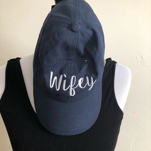 🔻SOLD!! 🔻🌿WIFEY CAP🌿